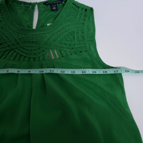 Banana Republic Green Cabana Silk Sleeveless Blouse NWT Size MEDIUM - Picture 6 of 11